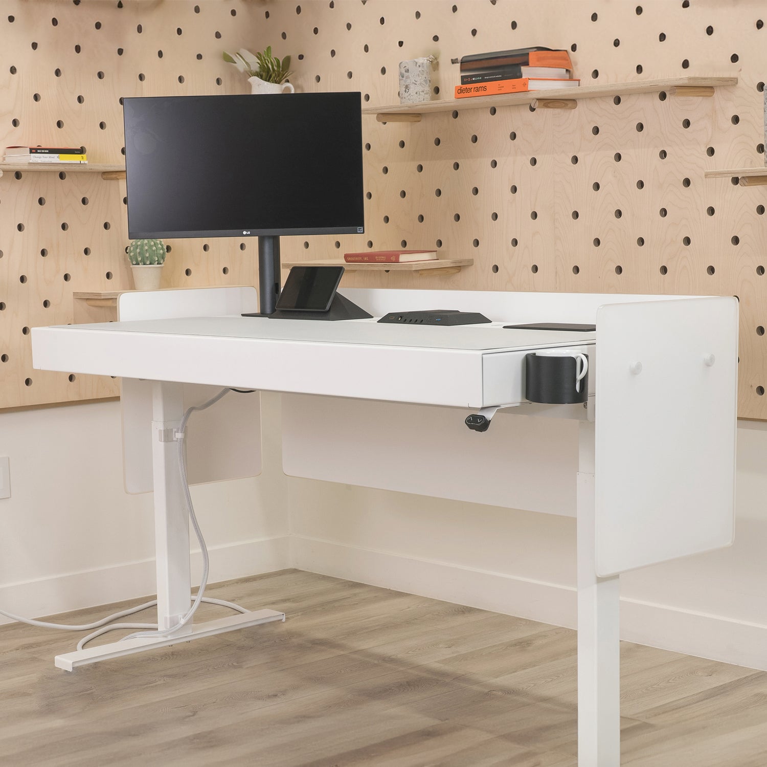 Heckler Lectern 6U Desktop View